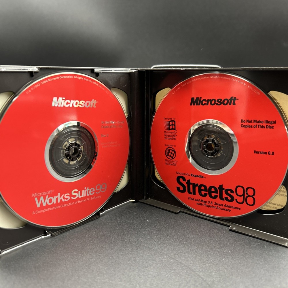 Microsoft Works Suite 99 Disc Set Vintage 4 Discs Pc Software - Excellent