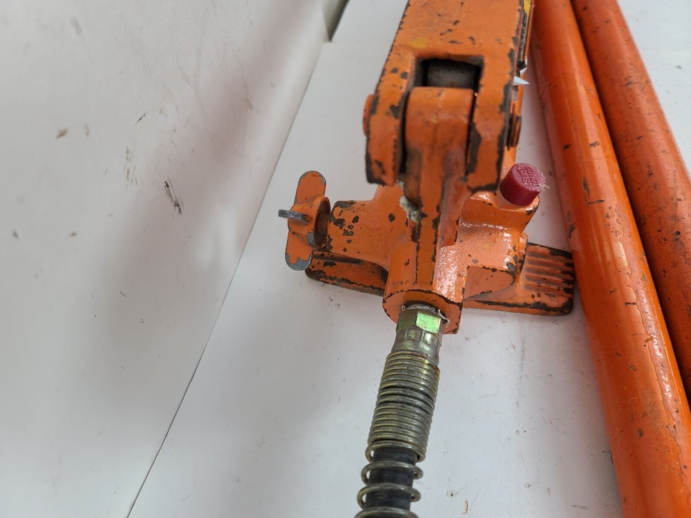 Central Hydraulics 4 Ton Portable Puller