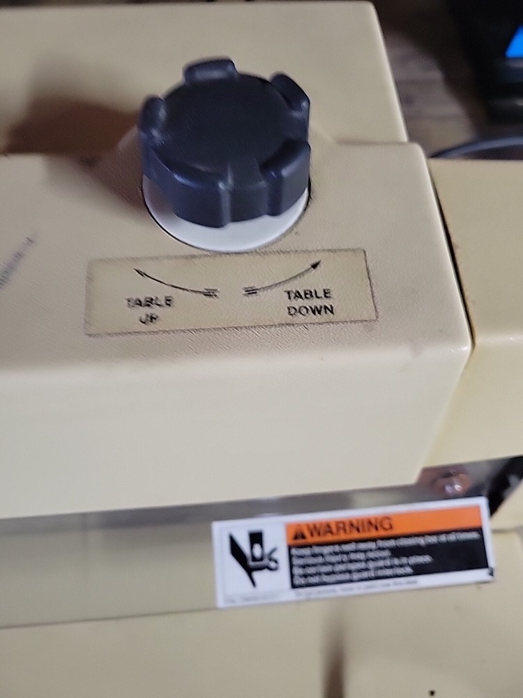 James Burn Wire-O CM70 Closing Machine ()