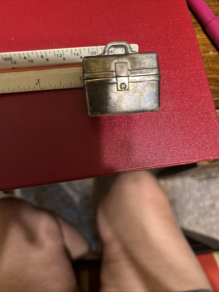 Miniature lunch box
