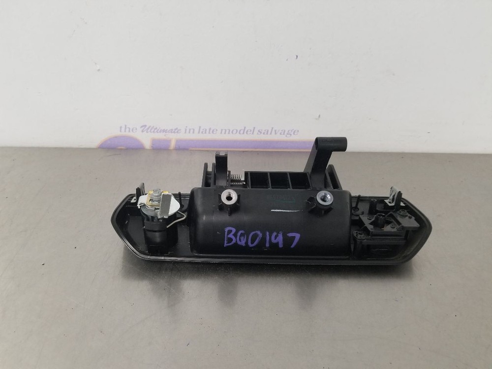 26 CHEVY COLORADO WT CAMERA REAR VIEW TAILGATE MOUNTED WITH HANDLE