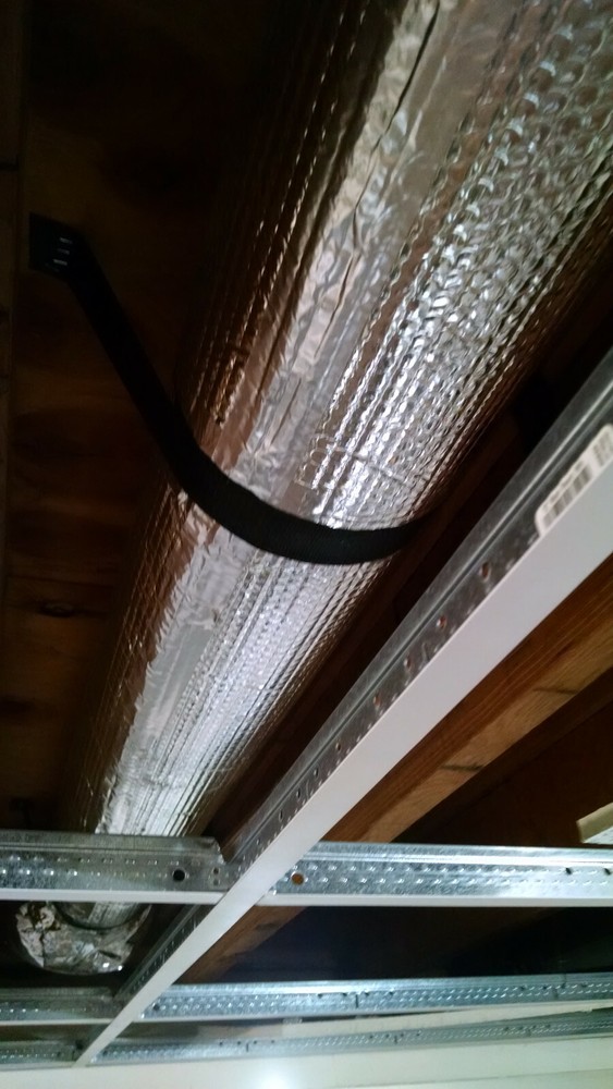 Continuous Double Foil Insulation Reflective Bubble Roll (12"x10FT)