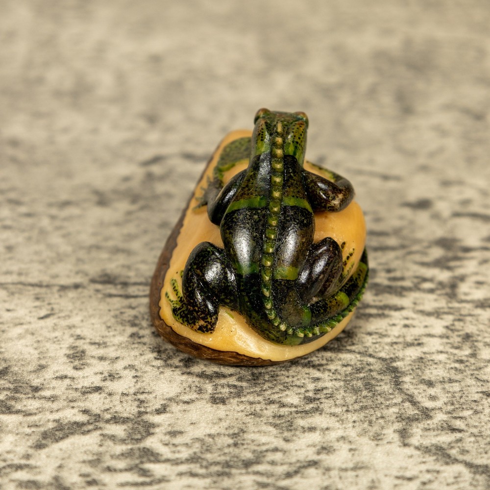 Green Iguana Lizard Tagua Nut Carving