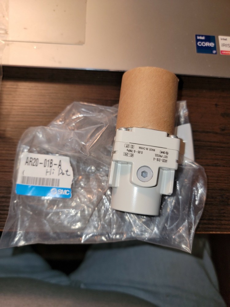 SMC AR20-01B-A Regulating Pressure Reducing Valve New  FREE SHIPPING