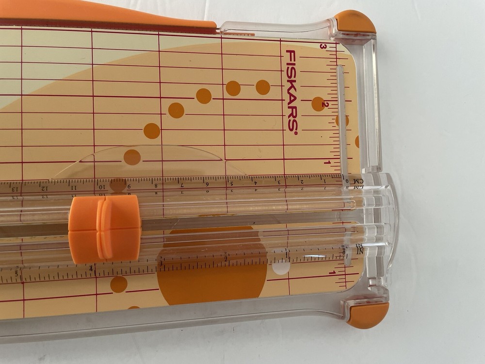 Fiskars Portable Cutting Board Tabletop