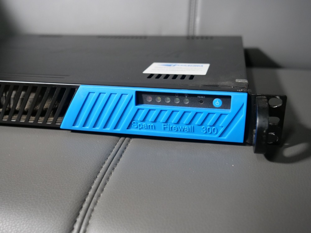 BARRACUDA NETWORKS SPAM & VIRUS FIREWALL 300 BAR-SF-73406