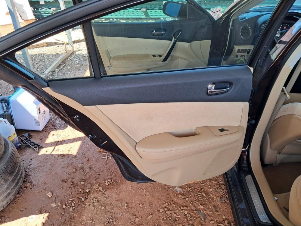 MAXIMA 2011 Glove Box 4736557