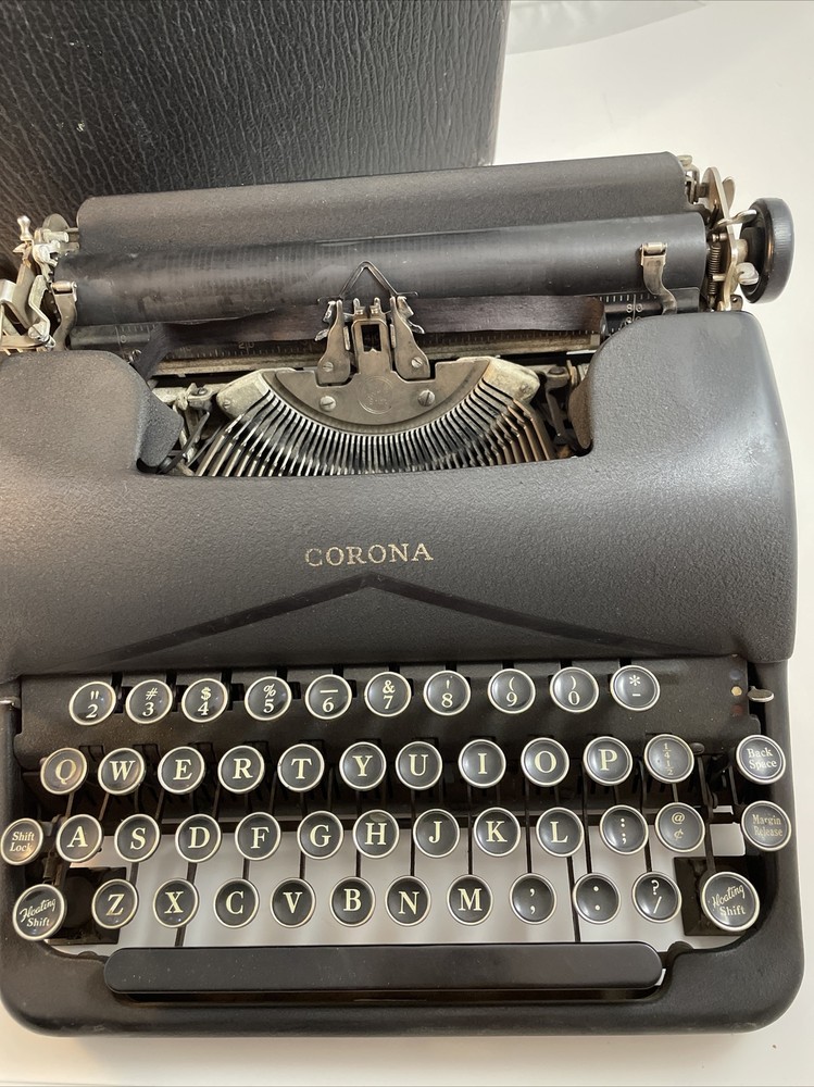 Antique Corona Typewriter Floating Shift With Case 043-B Black