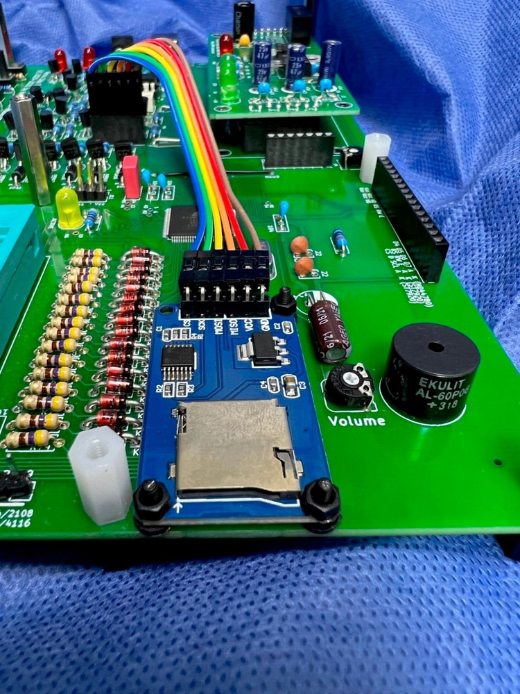 Retro Chip Tester Professional - Complete Assembled Premium Version