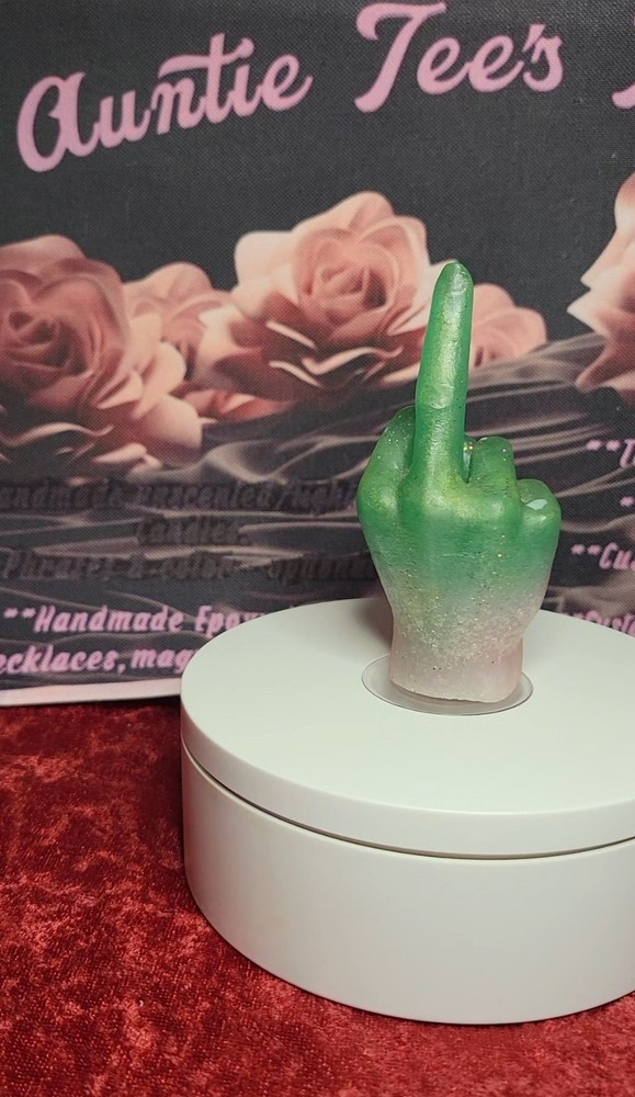 Resin art middle finger