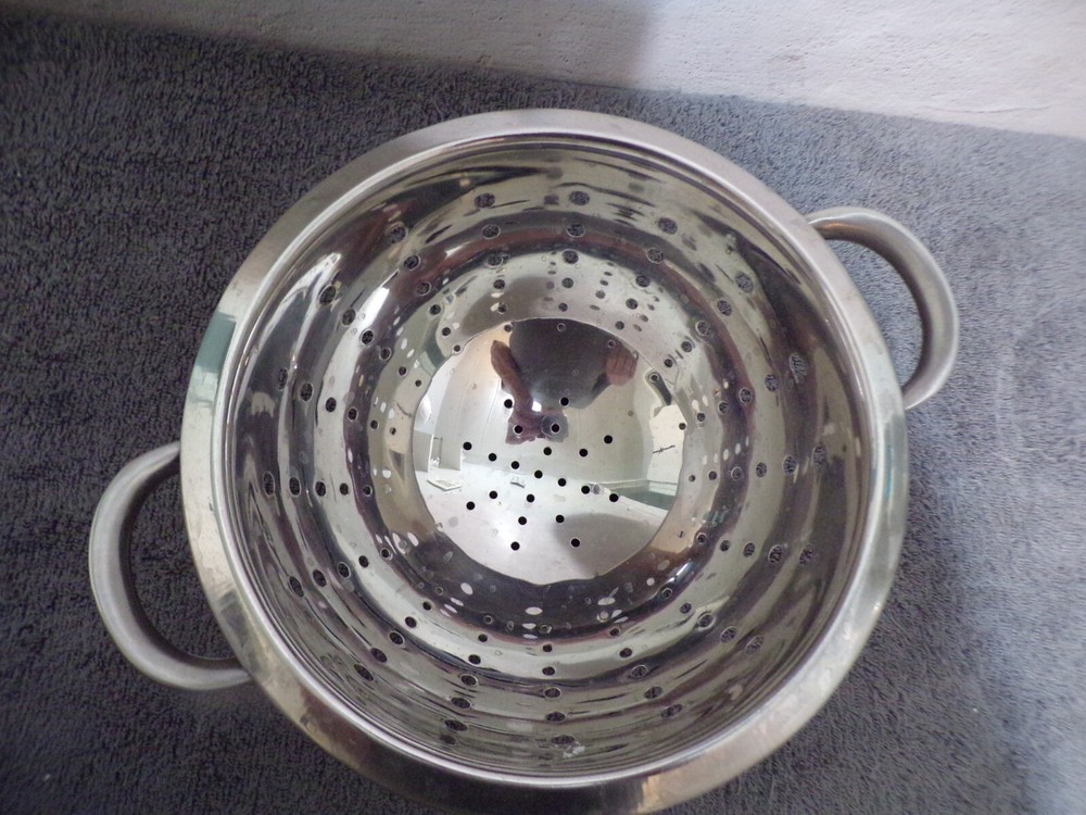 Stainless Steel Strainer Colander 9"