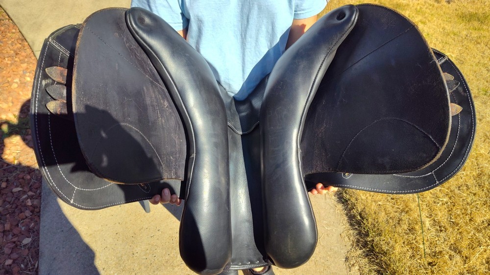 DP Saddlery Jump Saddle