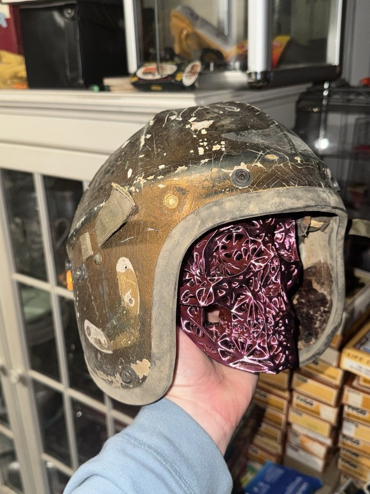 U.S. Navy Gentex H-4 flight helmet.