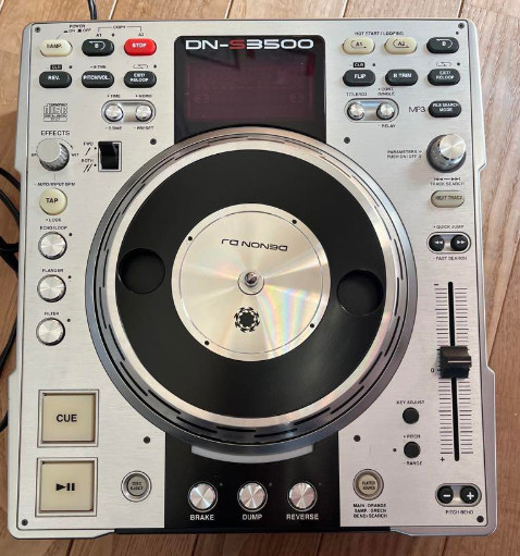 DENON DJ CD Player Black DN-S3500  CD player mixing and live performances
