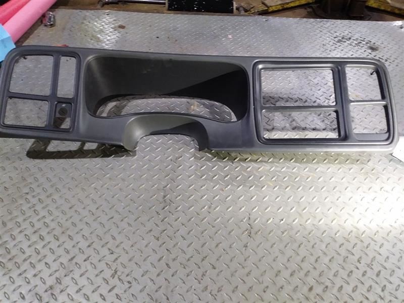 SILVRDO15 2004 Dash Bezel 401156