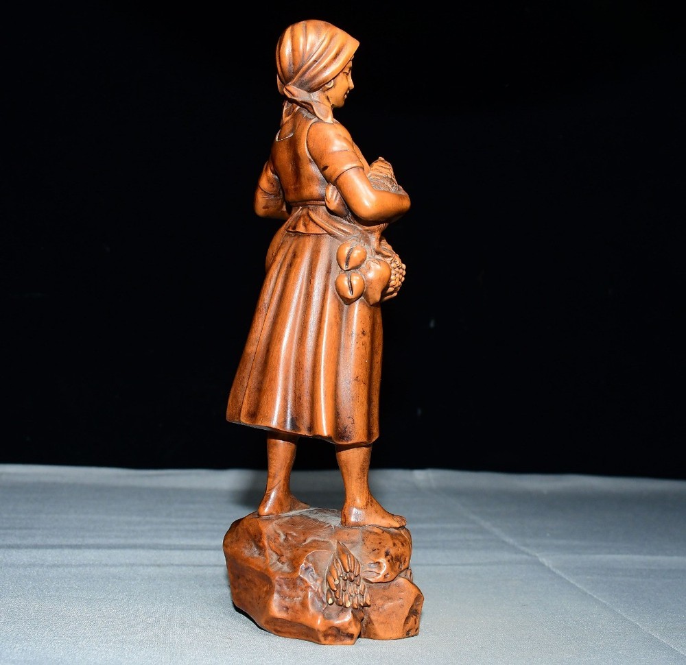 Exquisite Small Leaf Boxwood Beauty Ornament