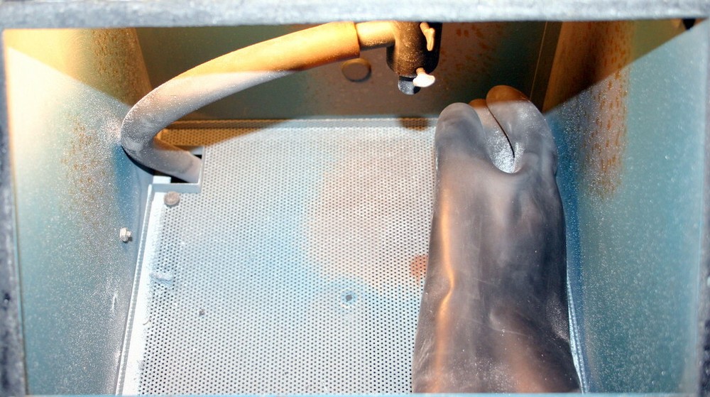 HOWMEDICA SHELL & SANDBLASTER, MODEL 4781