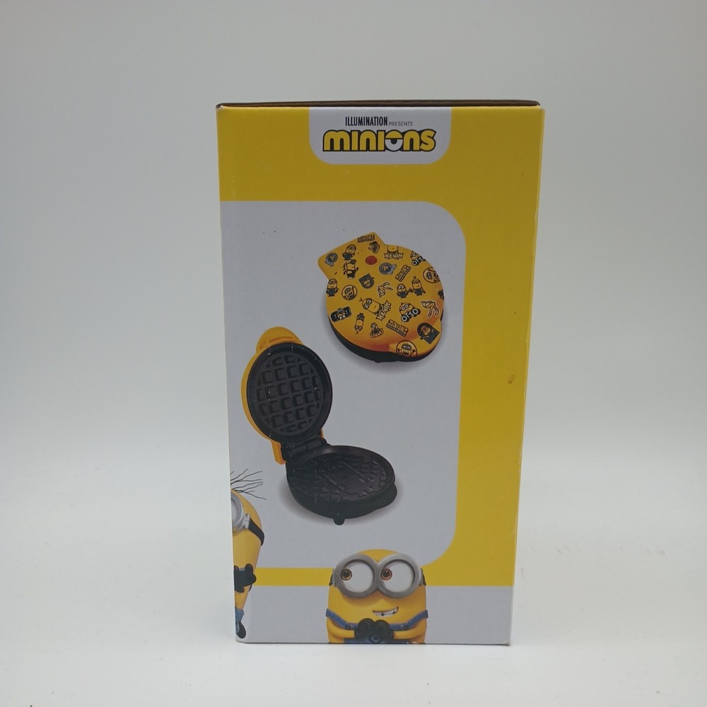 Uncanny Brands Minions Mini Waffle Maker