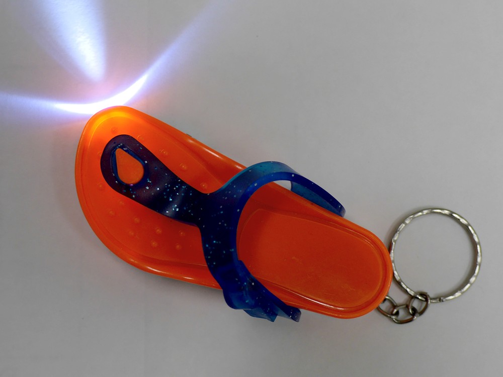 🎁GREAT GIFT🎁Mini Flip Flop Key Chain w LED Flashlight - Three Colors