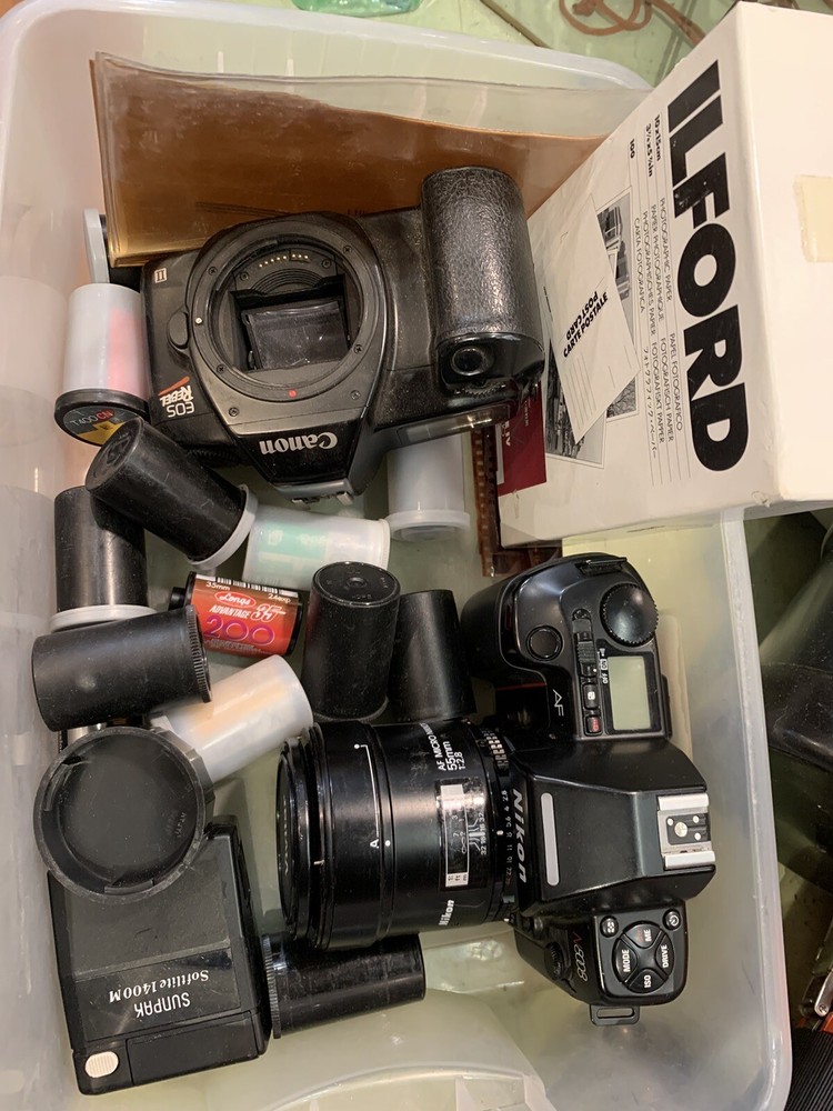 Underwater Scuba camera and flashlight with accessories