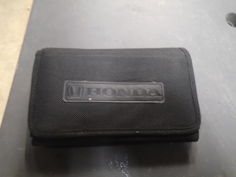 CIVIC     10 Owners Manual 1287204
