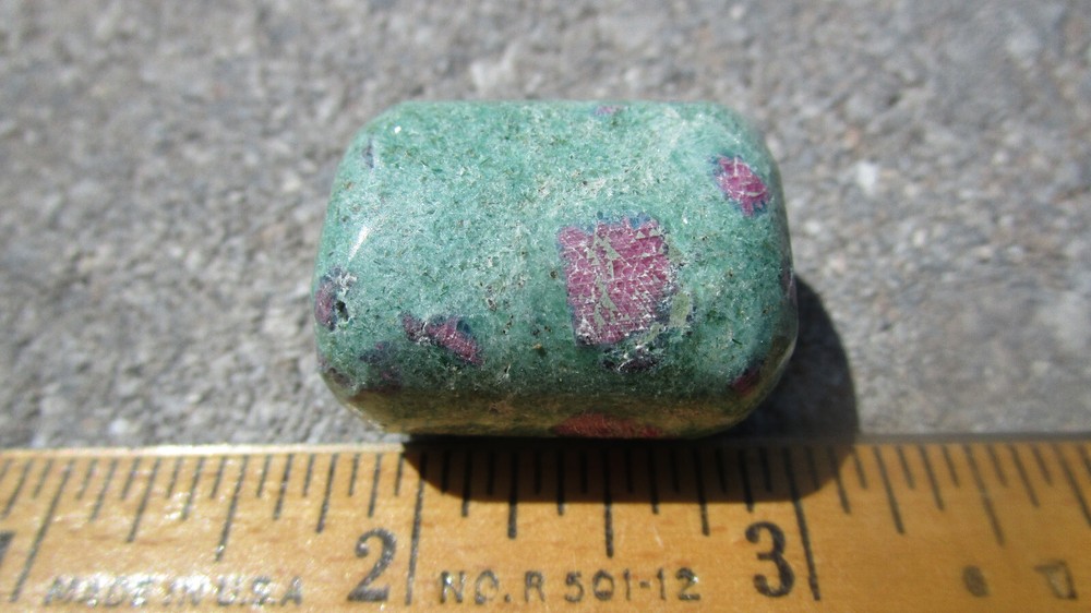 Natural Longwave Fluorescent Mineral Rock Ruby O76