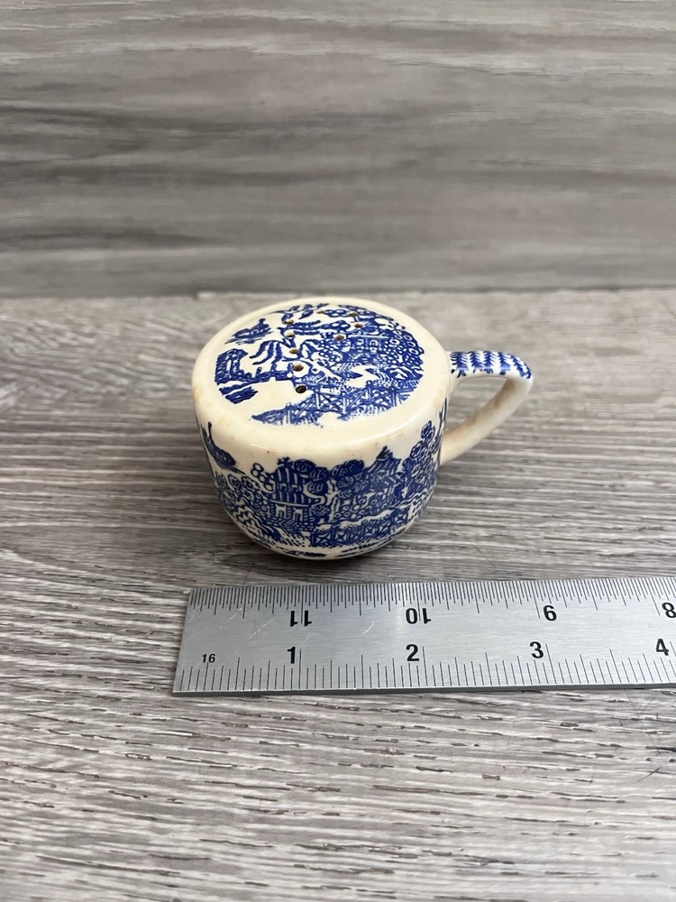 Vintage Blue Willow Pepper Shaker Ceramic Transferware Single w Handle 2.25”