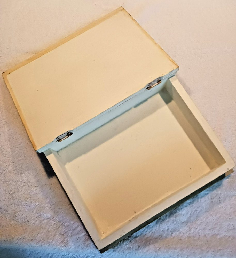 Topiary Garden Hidden Compartment Storage Book