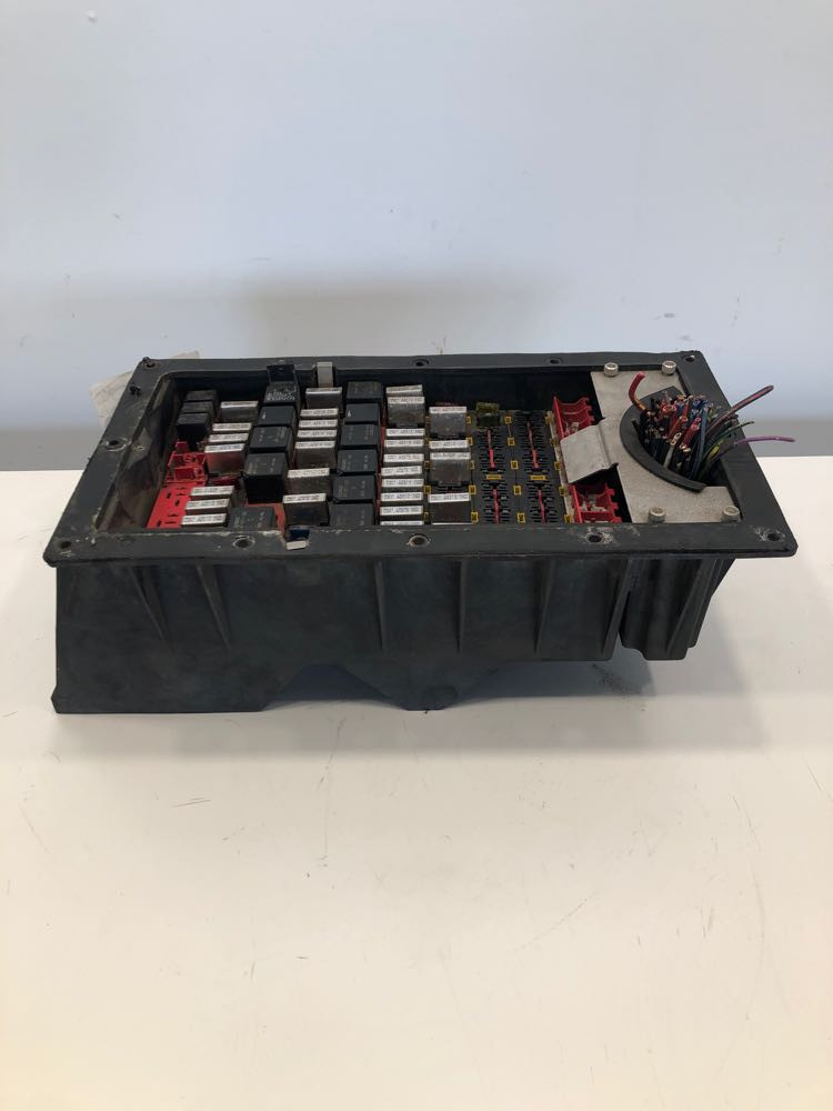 2013 Peterbilt 386 Fuse Panel (628-10118)