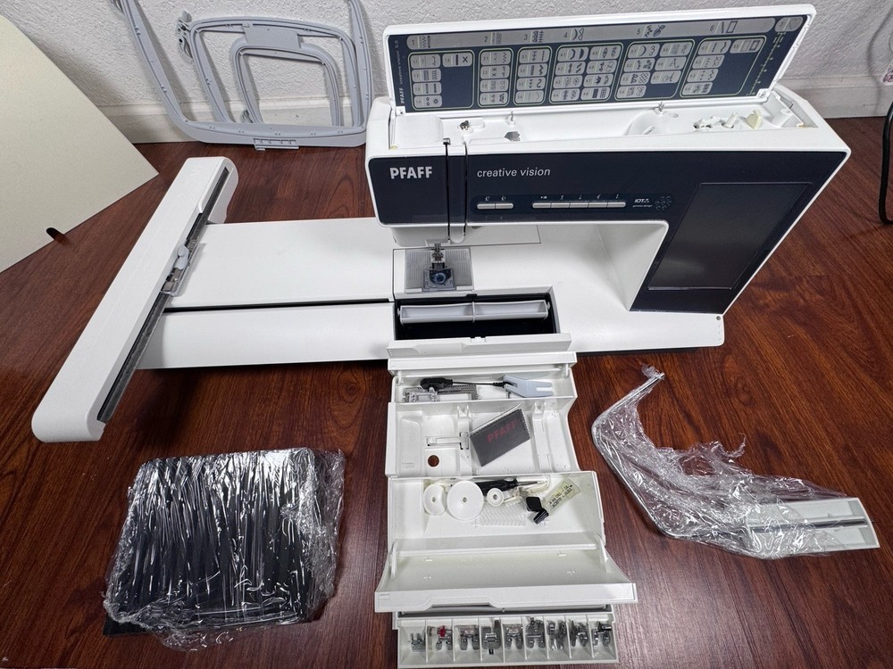 Pfaff Creative Vision 5.0 Sewing machine with embroidery arm and hoops