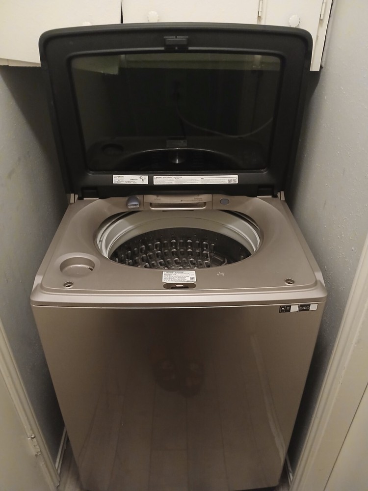 LG WASHER AND DRYER
