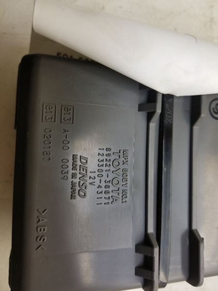 99-00 LEXUS GS300 MULTIPLEX NETWORK BODY CONTROL MODULE ECM ASSEMBLY