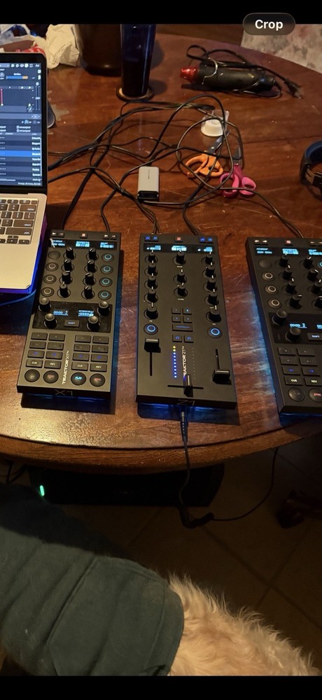 Native Instruments Traktor X1 & Z1 Modular DJ Controllers, Black, Effects