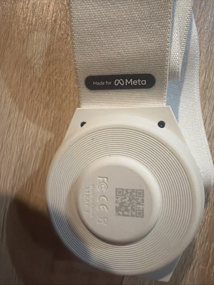 Woojer Strap Edge White Haptic Bass Meta VR Compatible Immersive body strap