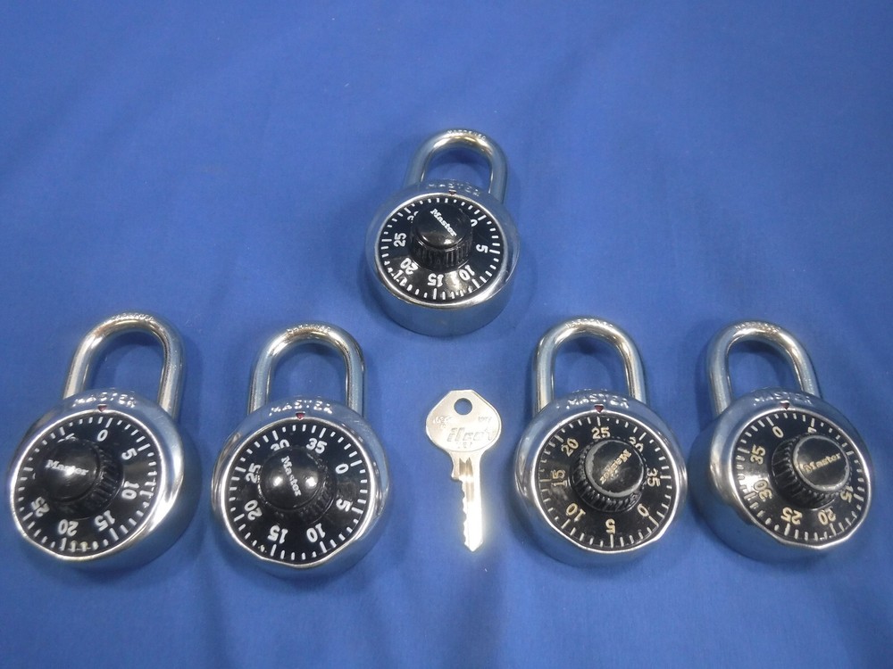 FIVE Master Locks PRE-OWNED/USED Combination Black Padlocks 1525 Lock With Key!