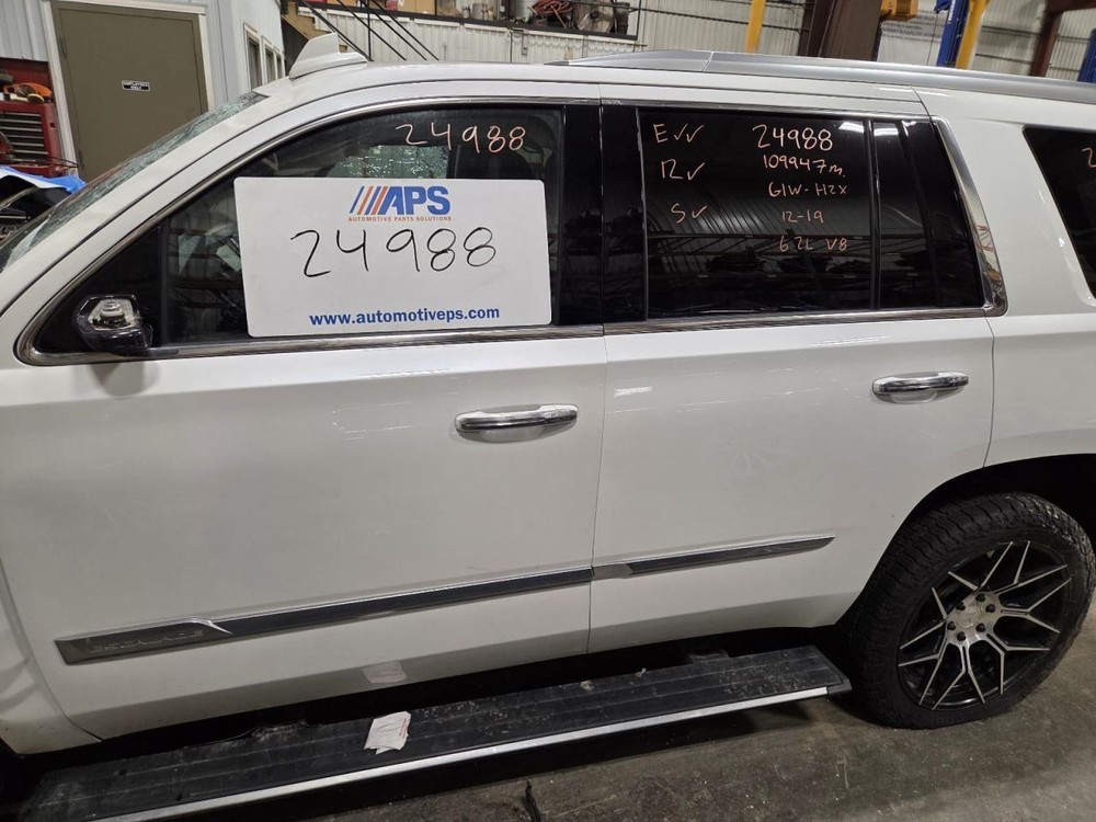 Fuse Box Engine Fits 15-20 ESCALADE 1540797