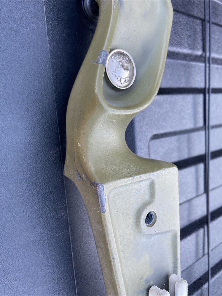 Bear MAGNUM HUNTER COIN SERIES Compound Bow STRING LENGTH 37”