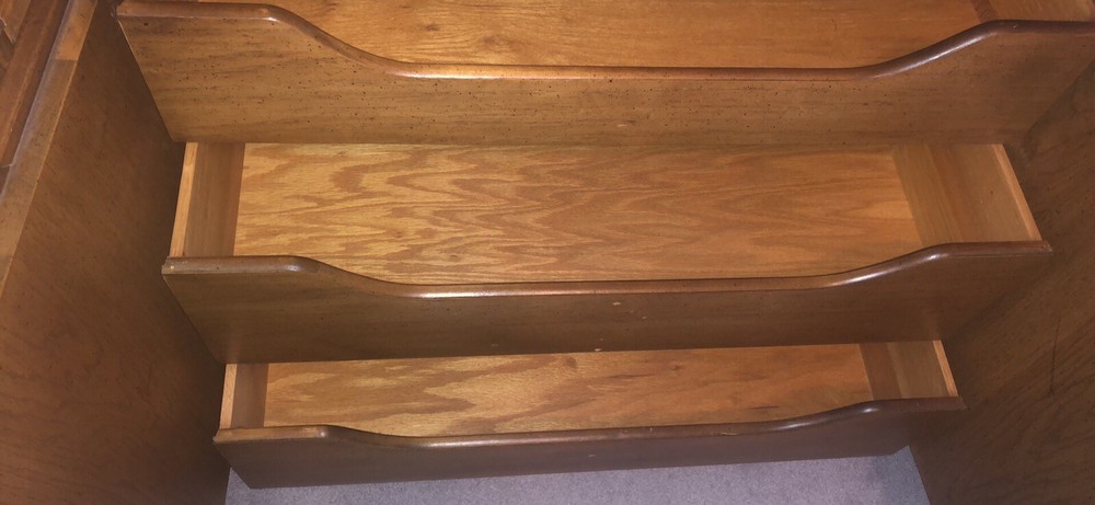 Thomasville bedroom furniture 
