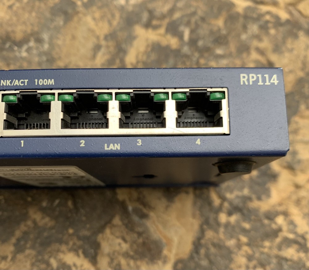 Netgear Cable/DSL Web Safe Router. Model: RP114. Not tested