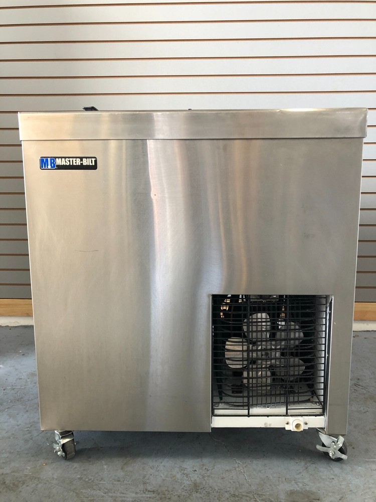 Master-Bilt DC-2S White Ice Cream Dipping Cabinet