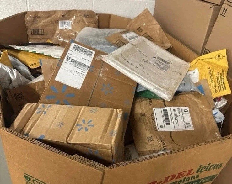 10pc unclaimed mail package - Small