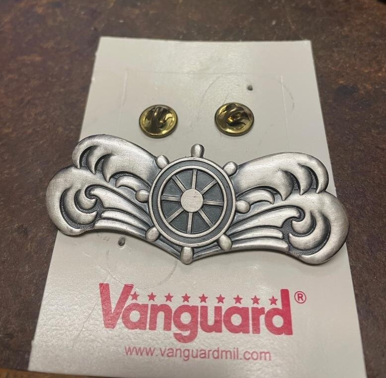 Vanguard - US Coast Guard (?) – Quartermaster (?) Badge (NOS)