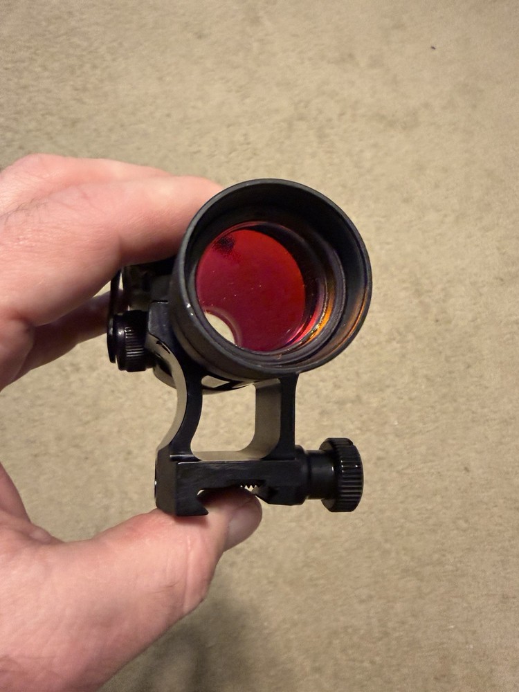 Aimpoint Comp M2 Red Dot with Wilcox Mount