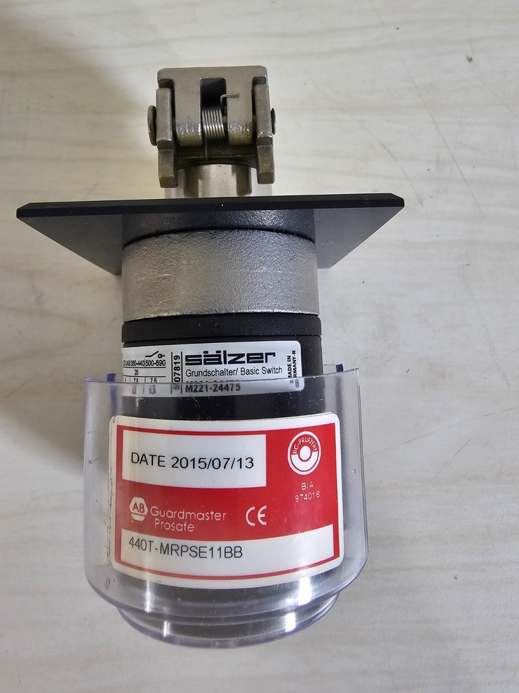 Allen-Bradley Prosafe Rotary Key Switch-Panel Mounted Cat #: 440T-MRPSE11BB