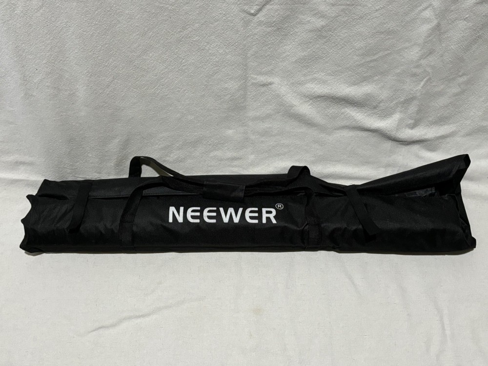 NEEWER adjustable back drop stand 2 tripods adjustable cross section