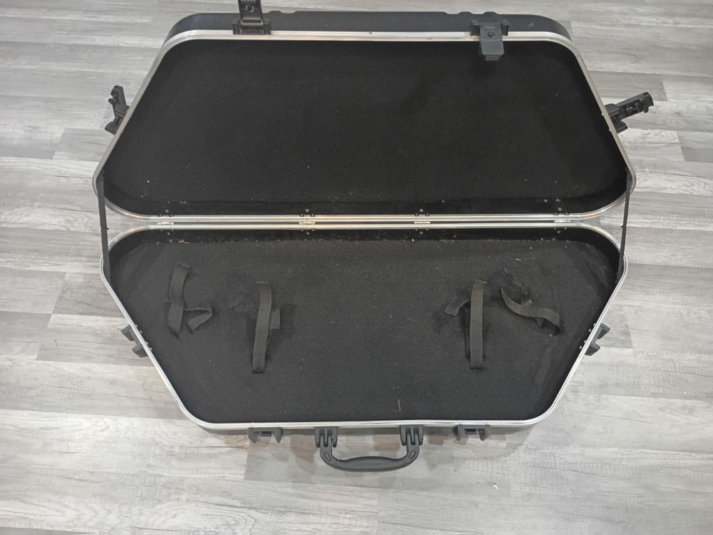 Vanguard Axiom 83C Hard Bow Case
