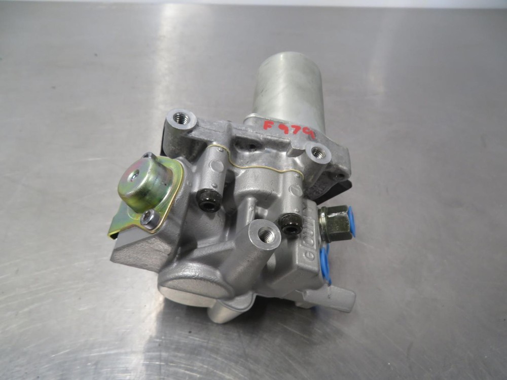 EB979 2006 06 HONDA VFR 800 INTERCEPTOR FRONT ABS MODULATOR