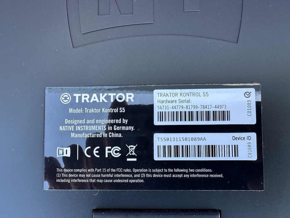 Native Instruments Traktor Kontrol S5 DJ Controller