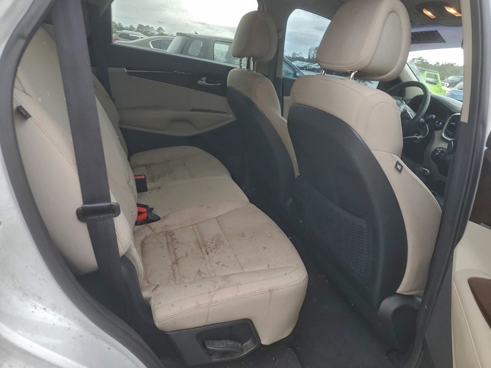 SORENTO 2016 Glove Box 5007179