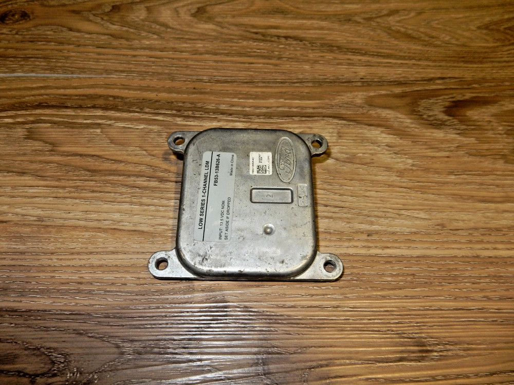 Ford Explorer 2016-2019 LED Headlight Module Control Unit FB53-13B626-A OEM..